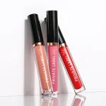Lip plumper gloss with a lightweight non-sticky texture