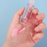 Smooth lip oil for a hydrated and naturally tinted appearance
