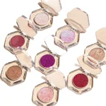 Color changing powder eyeshadow with a luminous finish