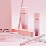 Matte lip duo with matching color pencil for precise application