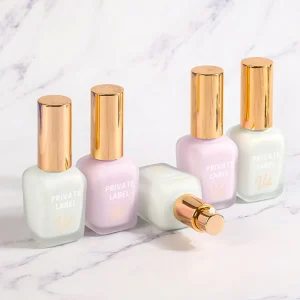 Soft cosmetic primer for a refined makeup appearance