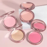 Cosmetic pan arrangement featuring soft reflective textures