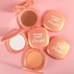 Compact setting powder for a smooth complexion