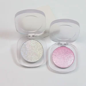 Buttery soft face highlighter with luminous pressed powder