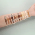 Everyday liquid foundation for a clean and smooth finish