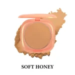 Pressed face makeup with a refined matte texture
