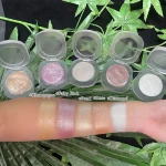 Smooth melt-in face highlighter with luminous tones
