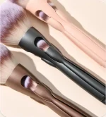 Compact magnetic cosmetic brush set for professional and personal use